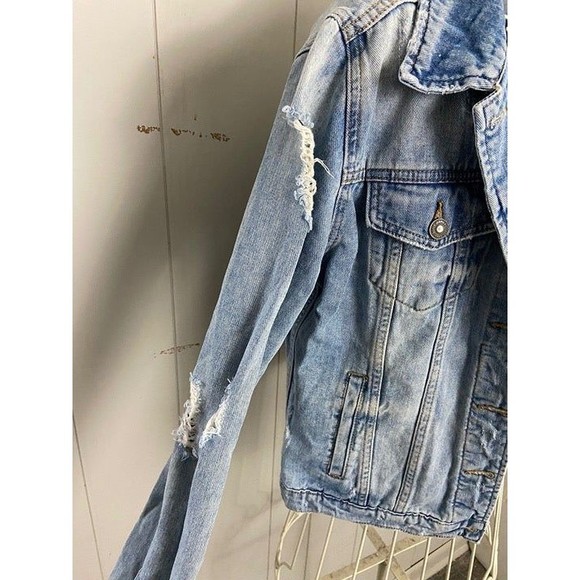 Silver Jeans Co. Women's‎ Sinclair Vintage Style Denim Jacket - Picture 3 of 6